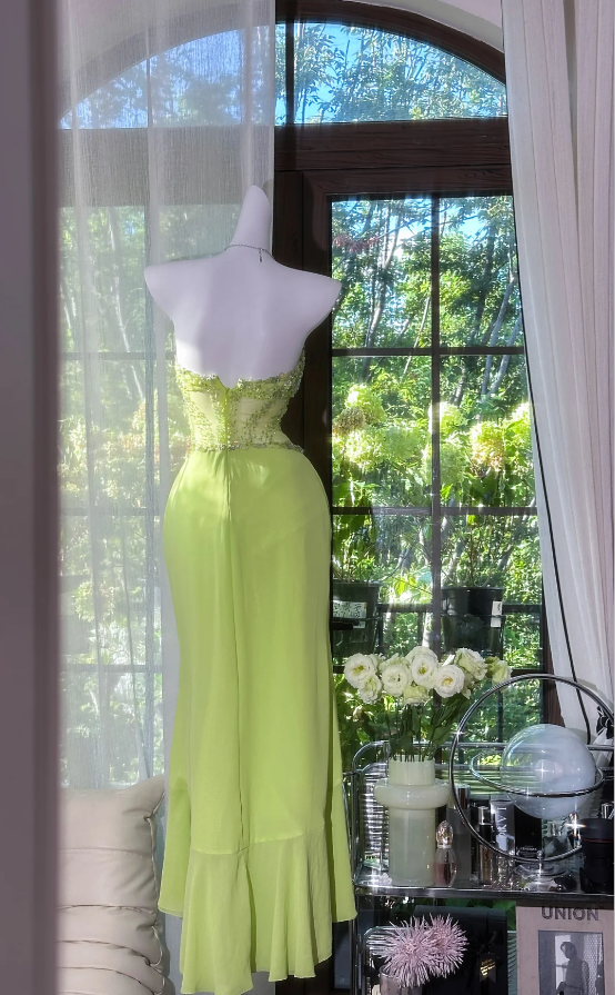 Classy Strapless Green Chiffon Beaded Ruffles Mermaid Evening Dress Long Wedding Guest Dress Party Gown D2099