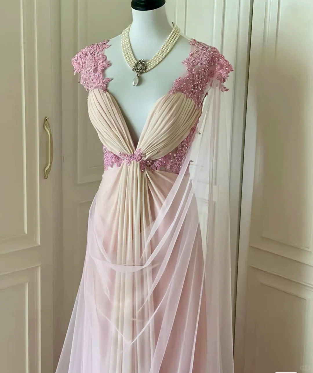 Charming V Neck Chiffon Lace Appliques Beaded Mermaid Long Evening Dress,Pink Party Gown D3094