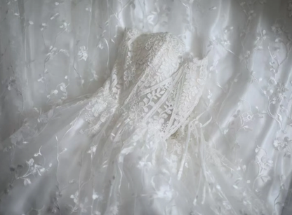 Glamorous Spaghetti Straps White Tulle Lace A Line Long Wedding Dress Bridal Dress D2322