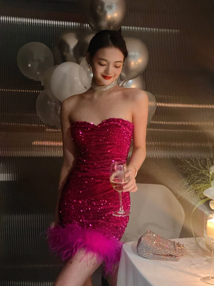 Sparkly Strapless Hot Pink Sequin Feathers Sheath Short Homecoming Dress Birthday Dress D4543