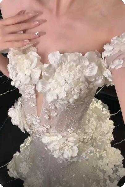 Charming Off The Shoulder White Tulle Appliques Mermaid Long Wedding Dress Bridal Dress D4585