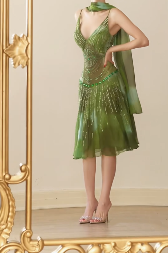 Chic Green Chiffon Sequin Beaded A Line Party Dress Spaghetti Straps V Neck Evening Gowns D2744