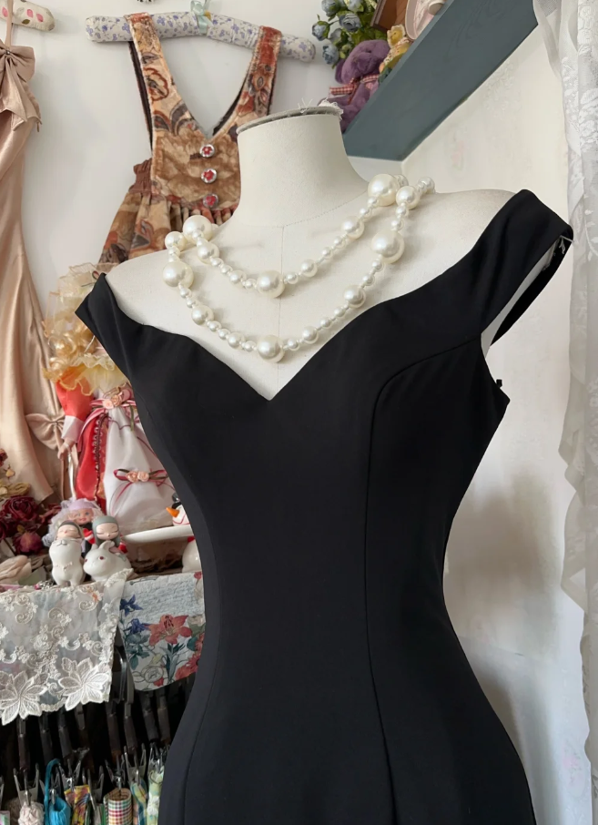 Classy V Neck Black Satin Off The Shoulder Mermaid Party Dress Long Wedding Guest Dress D1670