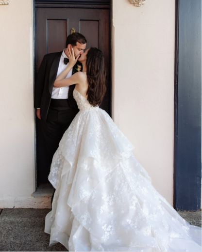 Elegant Strapless White Tulle Appliques Long Wedding Dress Bridal Dress D3899