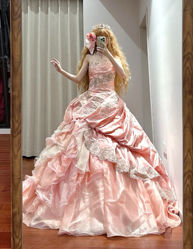 Retro Strapless Ball Gown Pink Satin Tulle Pleated Appliques Quinceanera Dress Sweet 16 Dress D1702