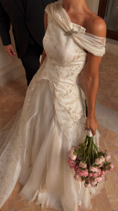 Elegant White Off The Shoulder Tulle Lace Mermaid Long Wedding Dress D3895