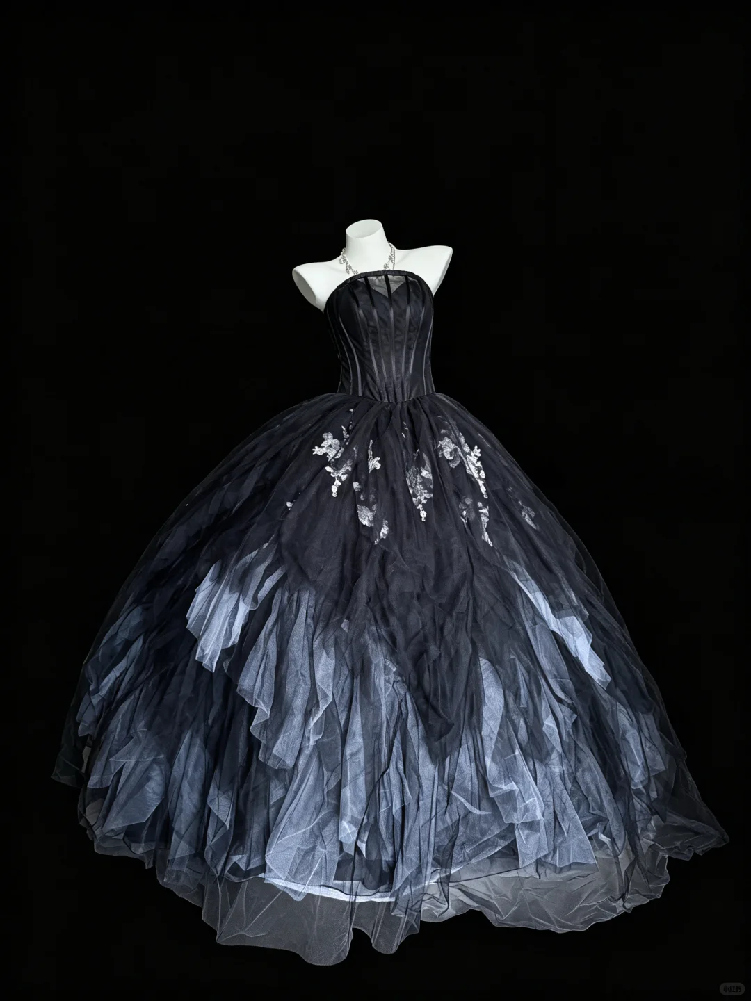 Vintage Strapless Quinceanera Dress Black Gray Tulle Appliques Sweet 16 Dress D5270