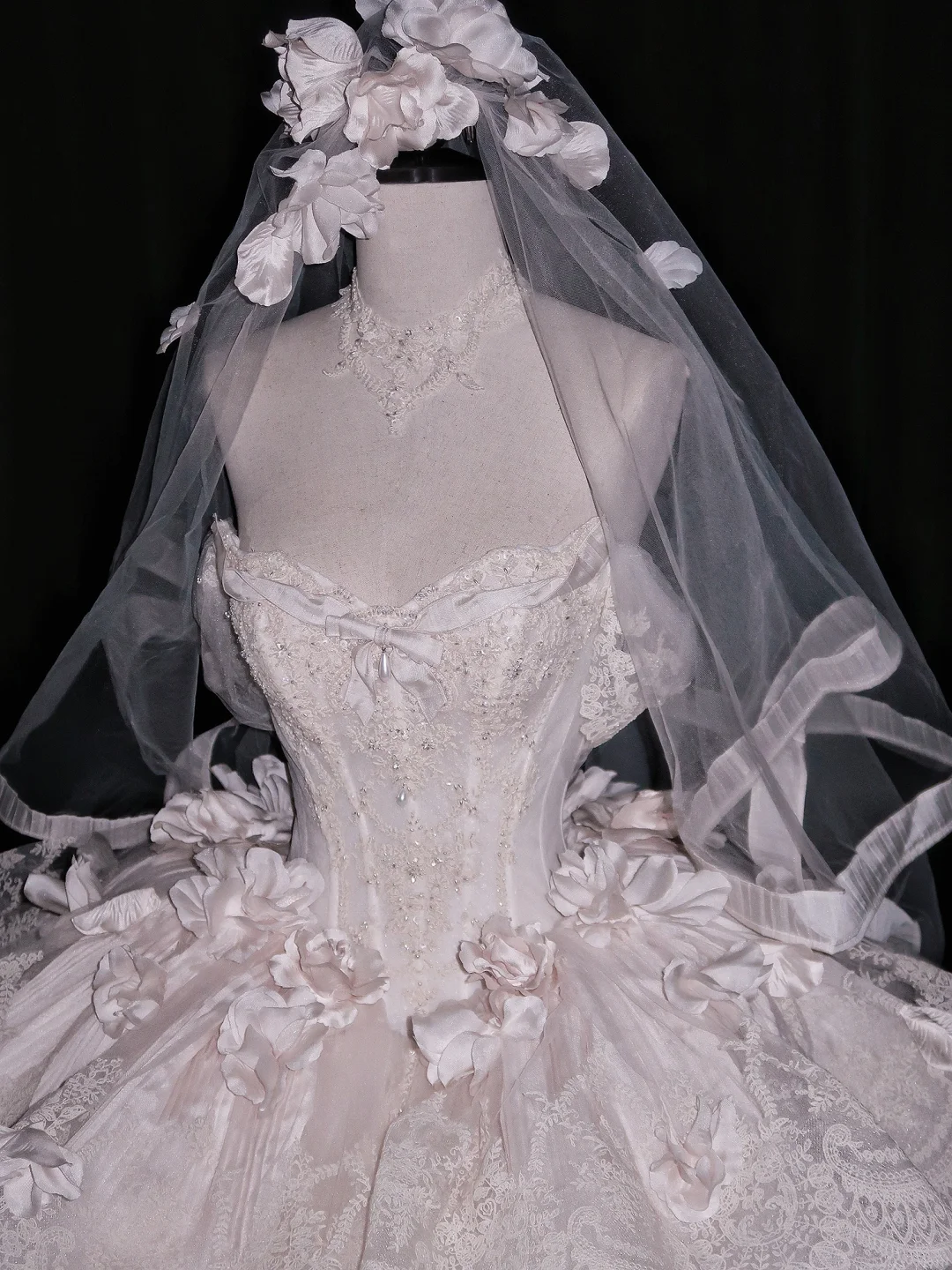 Glamorous Strapless White Tulle Lace Floral Long Wedding Dress With Veil D3074