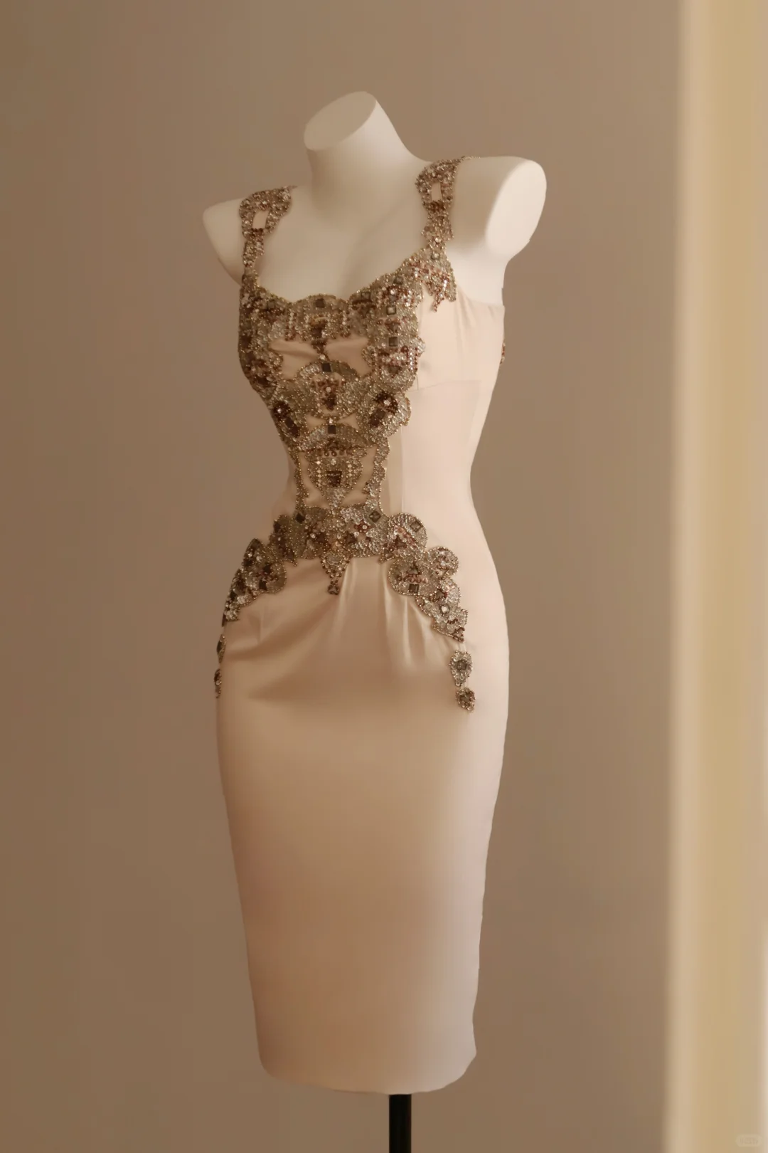 Retro Light Champagne Satin Beaded Sheath Knee Length Evening Dress Birthday Dress D2756