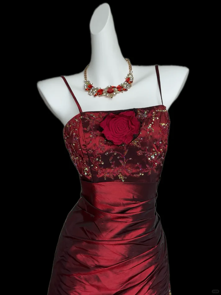 Vintage Spaghetti Straps Burgundy Satin Pleated Beaded Evening Dress Long Mermaid Party Dress D1067