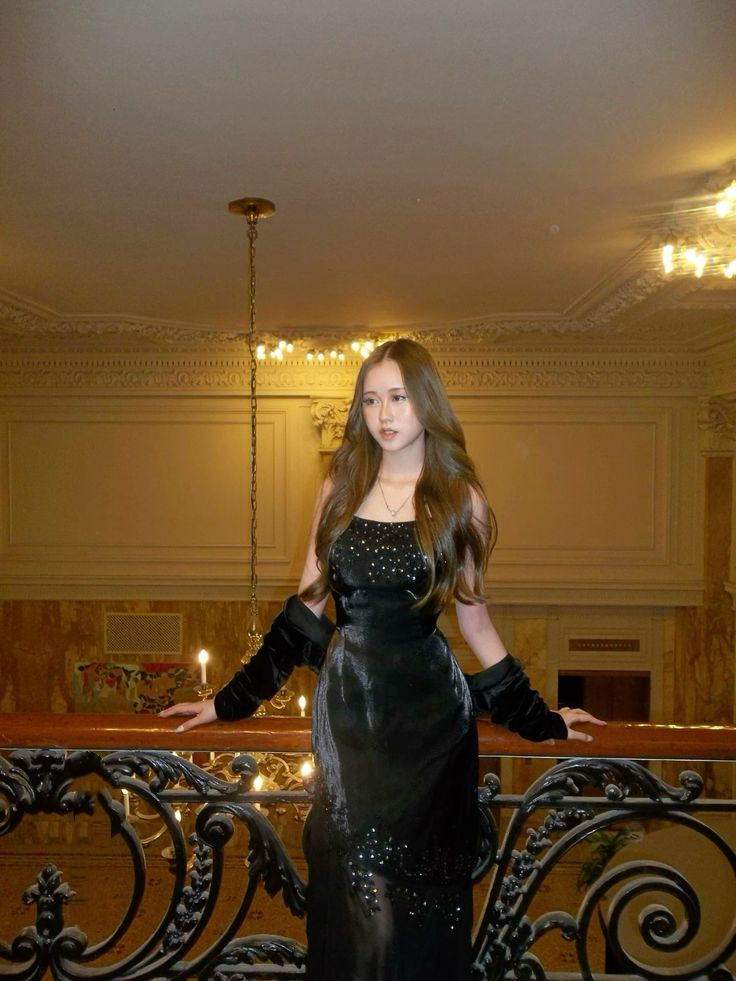 Stylish Black Spaghetti Straps Satin Tulle Appliques Beaded Long Party Dress Evening Dress With Cardigan D1944