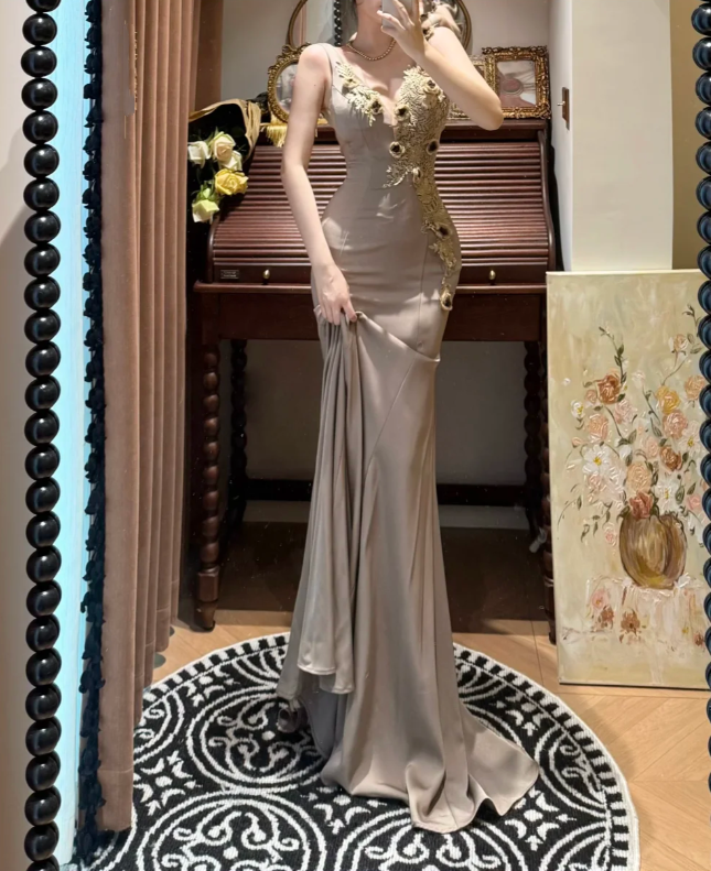 Vintage V Neck Satin Lace Appliques Mermaid Party Dress Evening Gown Long Wedding Guest Dress D2039