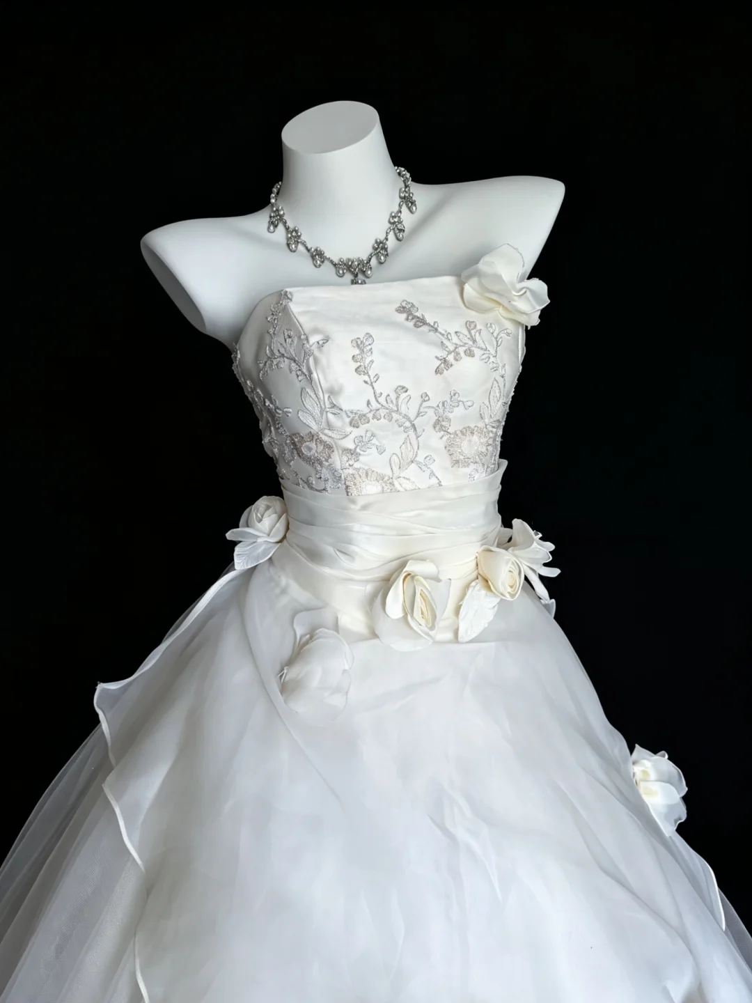 Pretty Strapless White Tulle Beaded 3D Floral Long Wedding Dress D5267