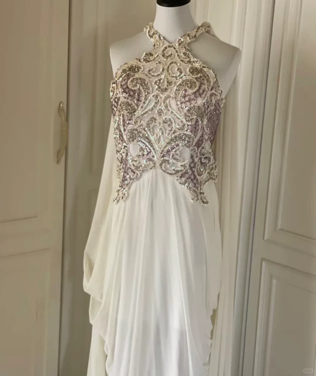 Classy Sleeveless White Sequin Beaded Satin Chiffon Mermaid Long Prom Dress Evening Dress D3104