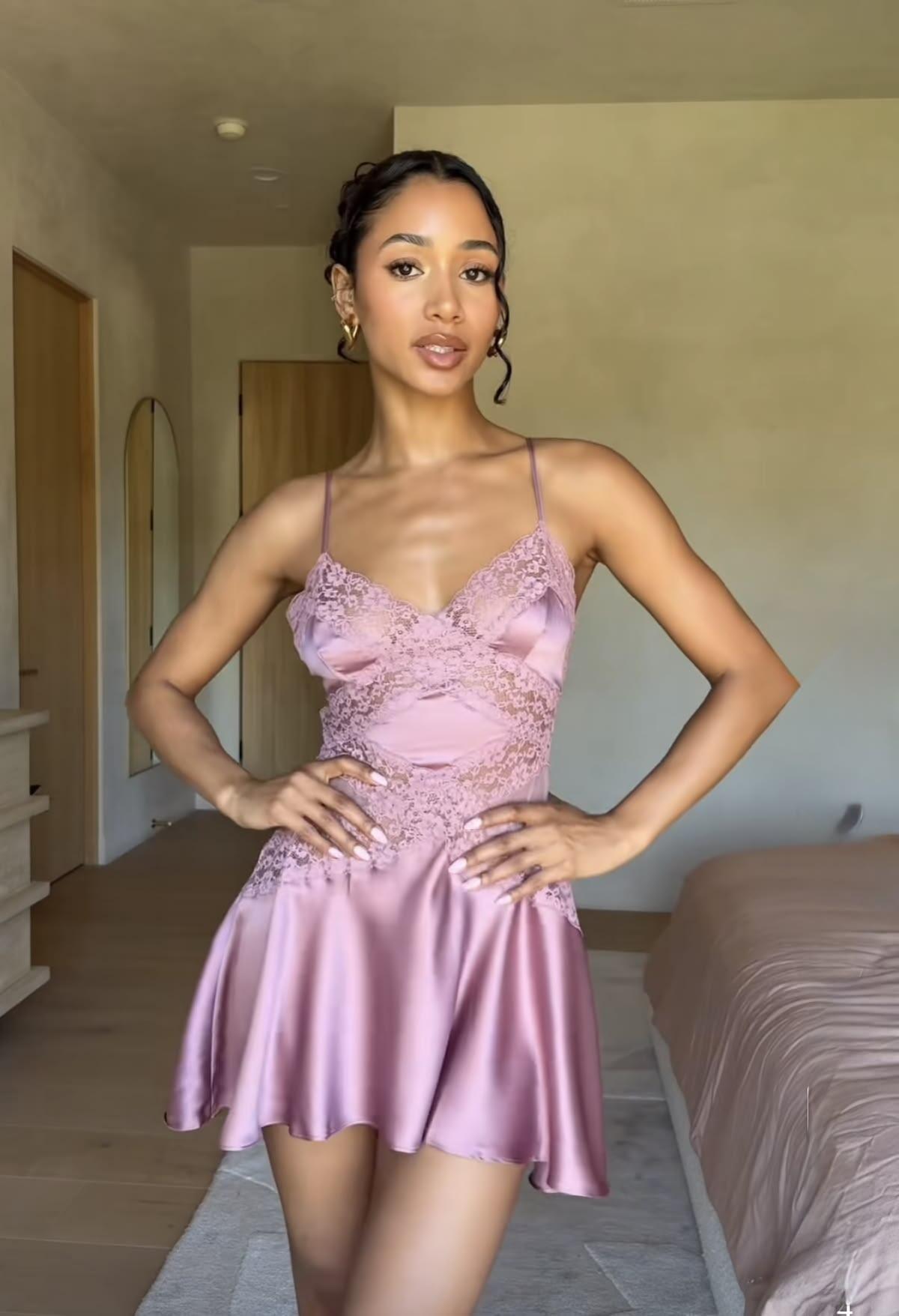 Sexy Spaghetti Straps V Neck A Line Cocktail Dress,Purple Satin Lace Short 9th Grade Homecoming Dress D3012