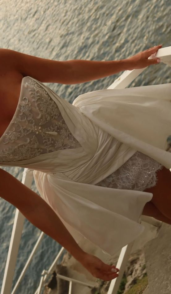 Elegant White Lace Satin Beaded Short Graduation Homecoming Dress,Strapless Mini 18th Birthday Outfits D3931
