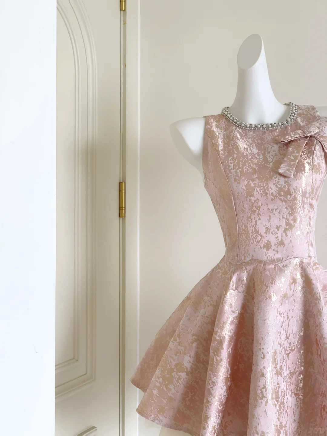 Pretty Pink Sleeveless Satin A Line 15th Birthday Outfits Short Graduation Homecoming Dress D3133