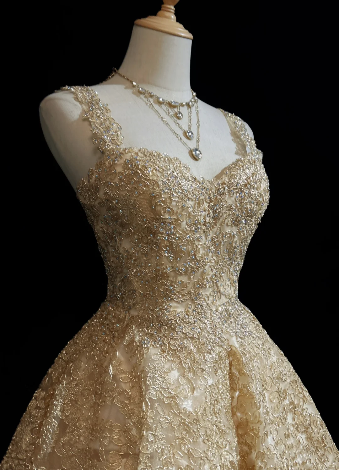 Gorgeous Gold Lace Sequin Beaded A Line Short 17th Birthday Outfits,Formal Graduation Homecoming Dress D3356