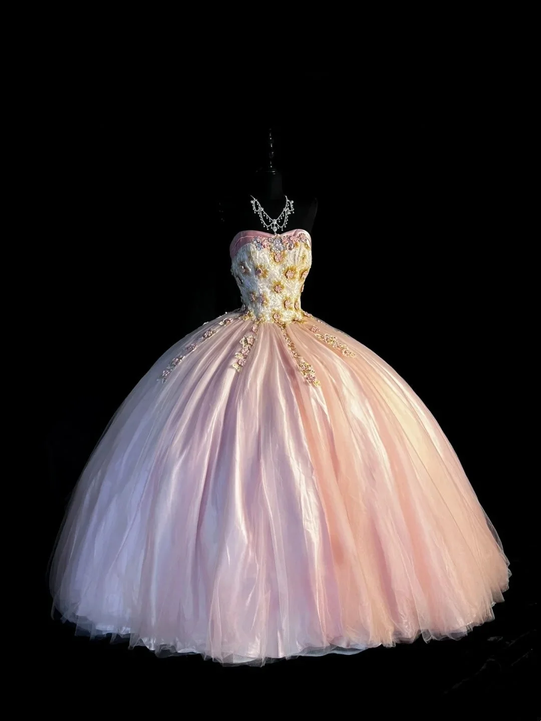 Sweet Ball Gown Strapless Pink Applique Tulle Long Quinceanera Dresses Sweet 15 16 Birthday Outfits D4266