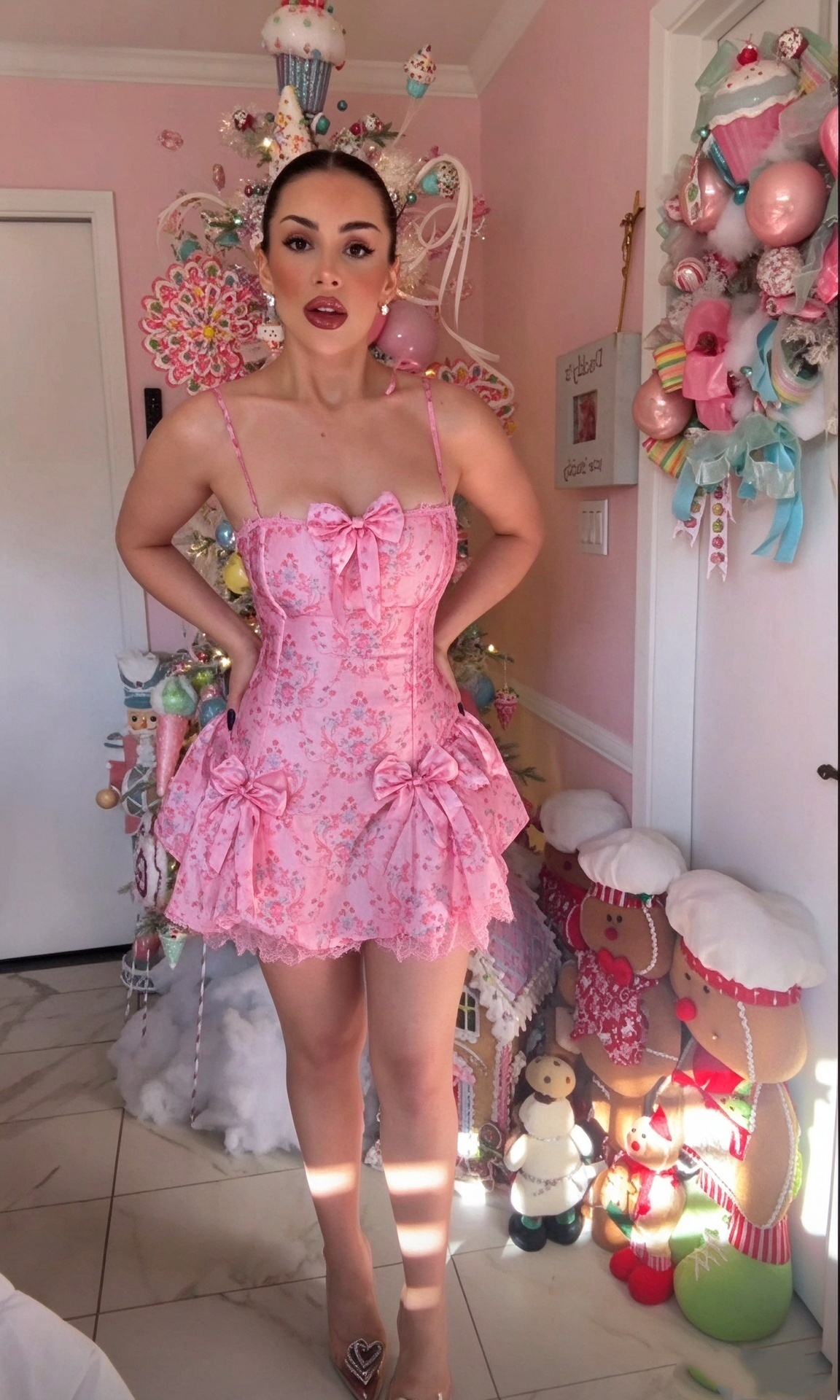 Unique Spaghetti Straps Satin Print Floral Short Party Dress Pink Short Homecoming Dress With Bow D4654