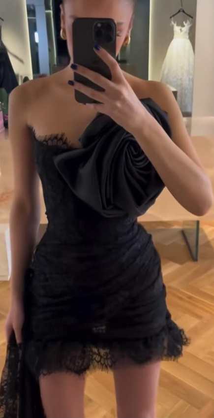 Elegant Strapless Lace Sheath Mini Prom Dress,Black Short 6th Grade Homecoming Dress With 3D Floral D3929