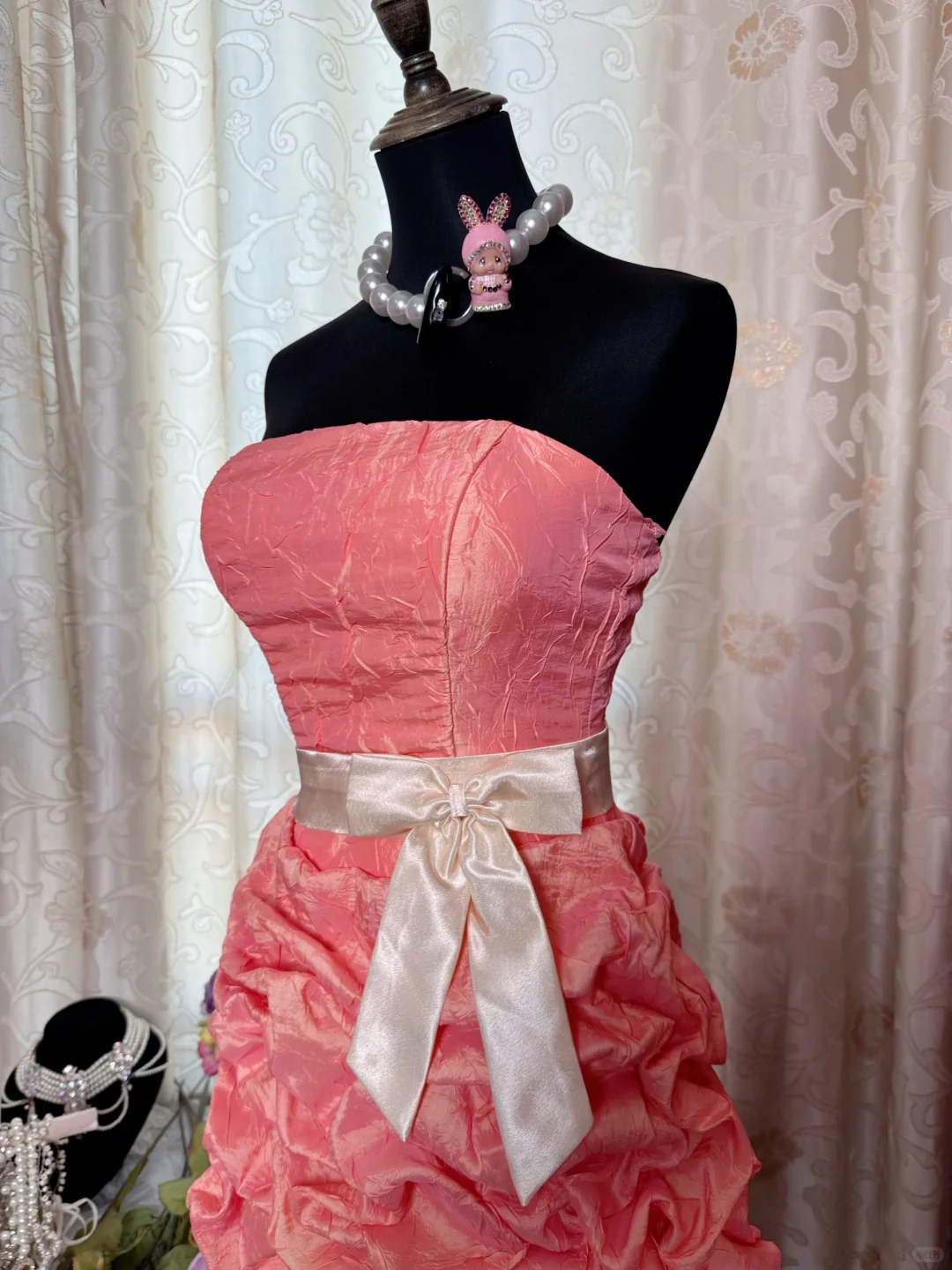 Classy Peach Pink Strapless Satin Pleated Sheath Short Prom Dress Homecoming Dress D727