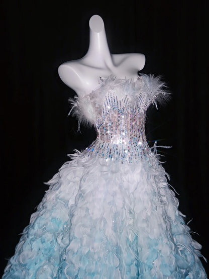 Gorgeous Strapless Tulle Beaded Ombre Feathers Wedding Dress Long Bridal Dress D3076
