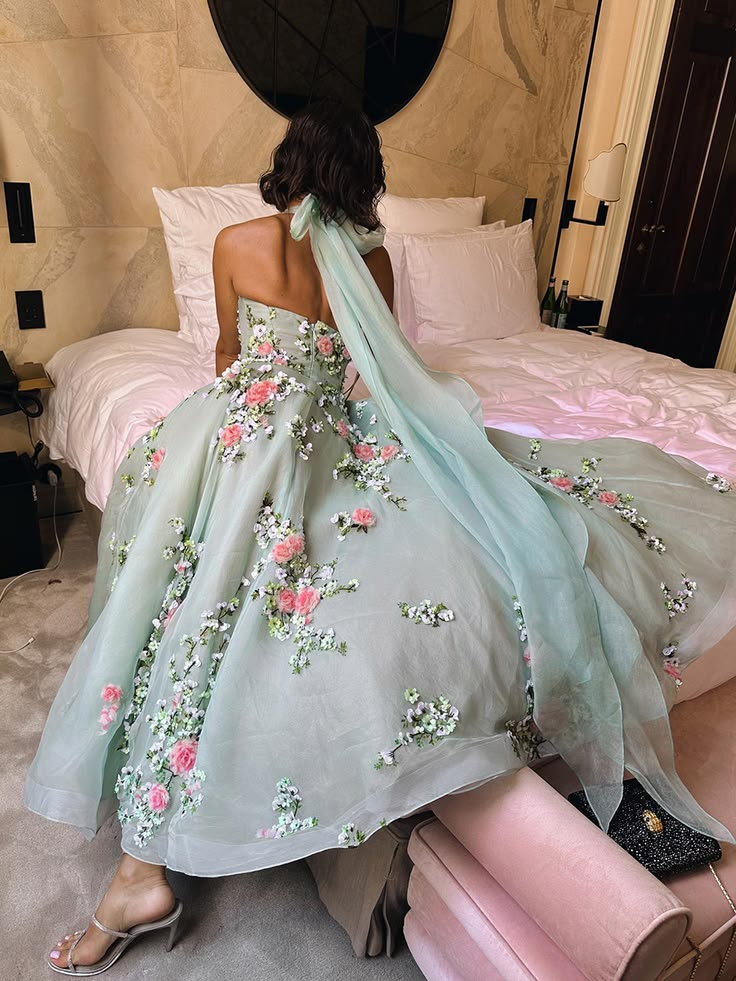 Princess Halter Cascading Ruffles Tulle Appliques Green Long Evening Dress Birthday Party Gown D4750