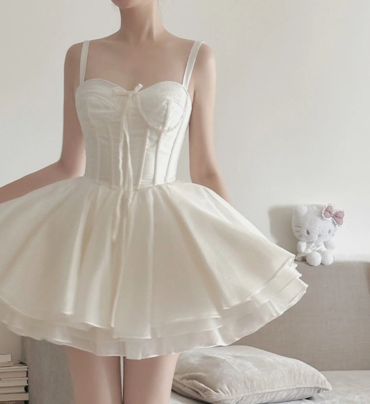 Elegant Spaghetti Straps White Satin Tulle A Line Short 17th Birthday Outfits Homecoming Dress D2831