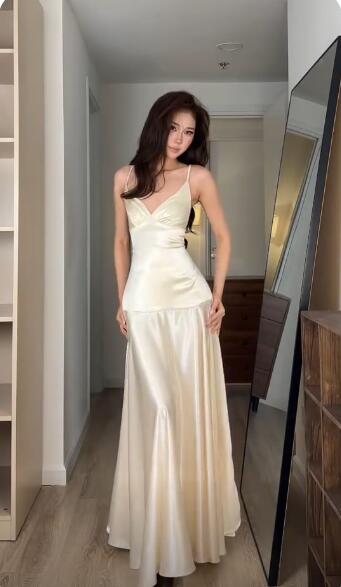 Glamorous Spaghetti Straps Light Champagne Satin A Line Party Dress Evening Dress D5322