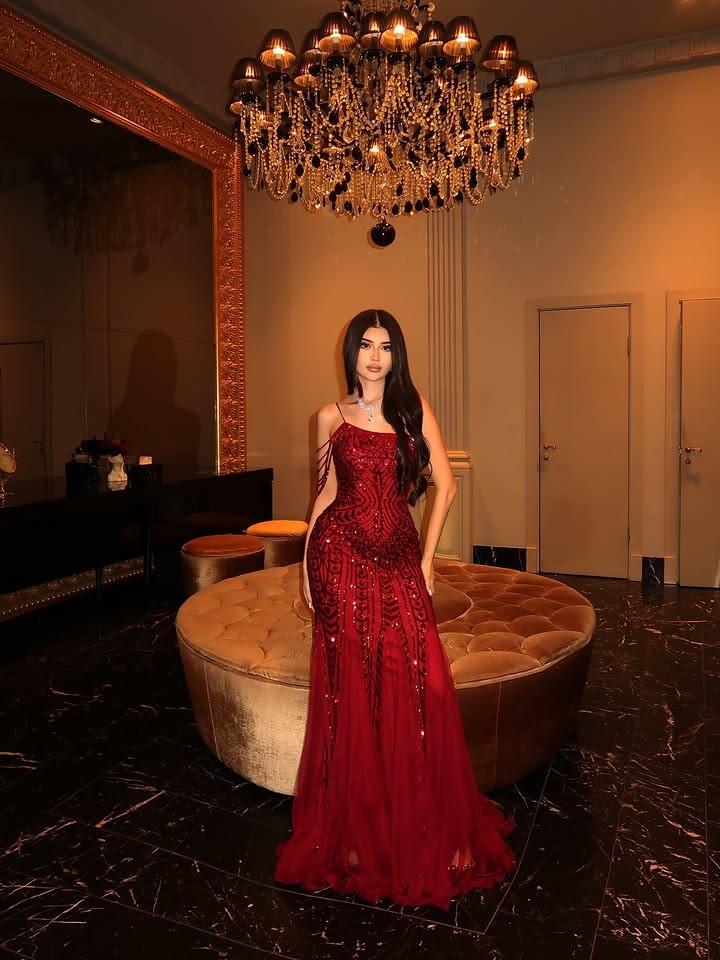 Charming Spaghetti Straps Tulle Sequin Beaded Mermaid Prom Dress Burgundy Long Birthday Evening Dress D5190