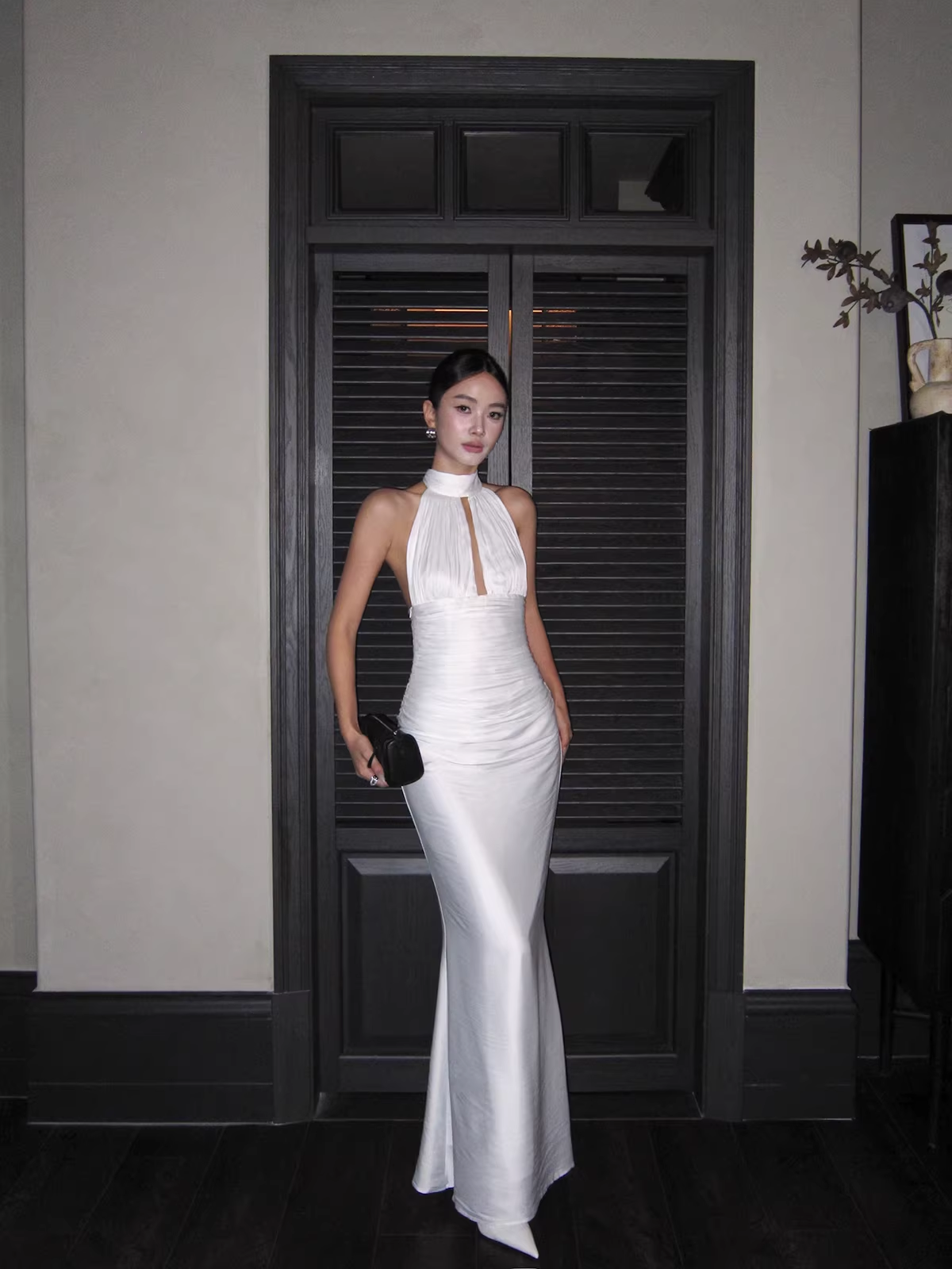 Sexy Halter White Satin Pleated Mermaid Long Wedding Guest Dress Birthday Prom Dress Evening Gown D2130
