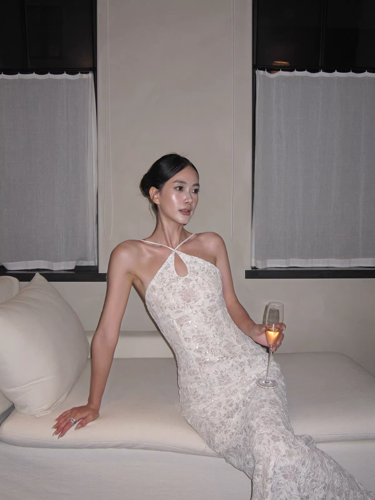 Glamorous Beige Sleeveless Lace Mermaid Slit Long Evening Dress Formal Birthday Party Gown D2086