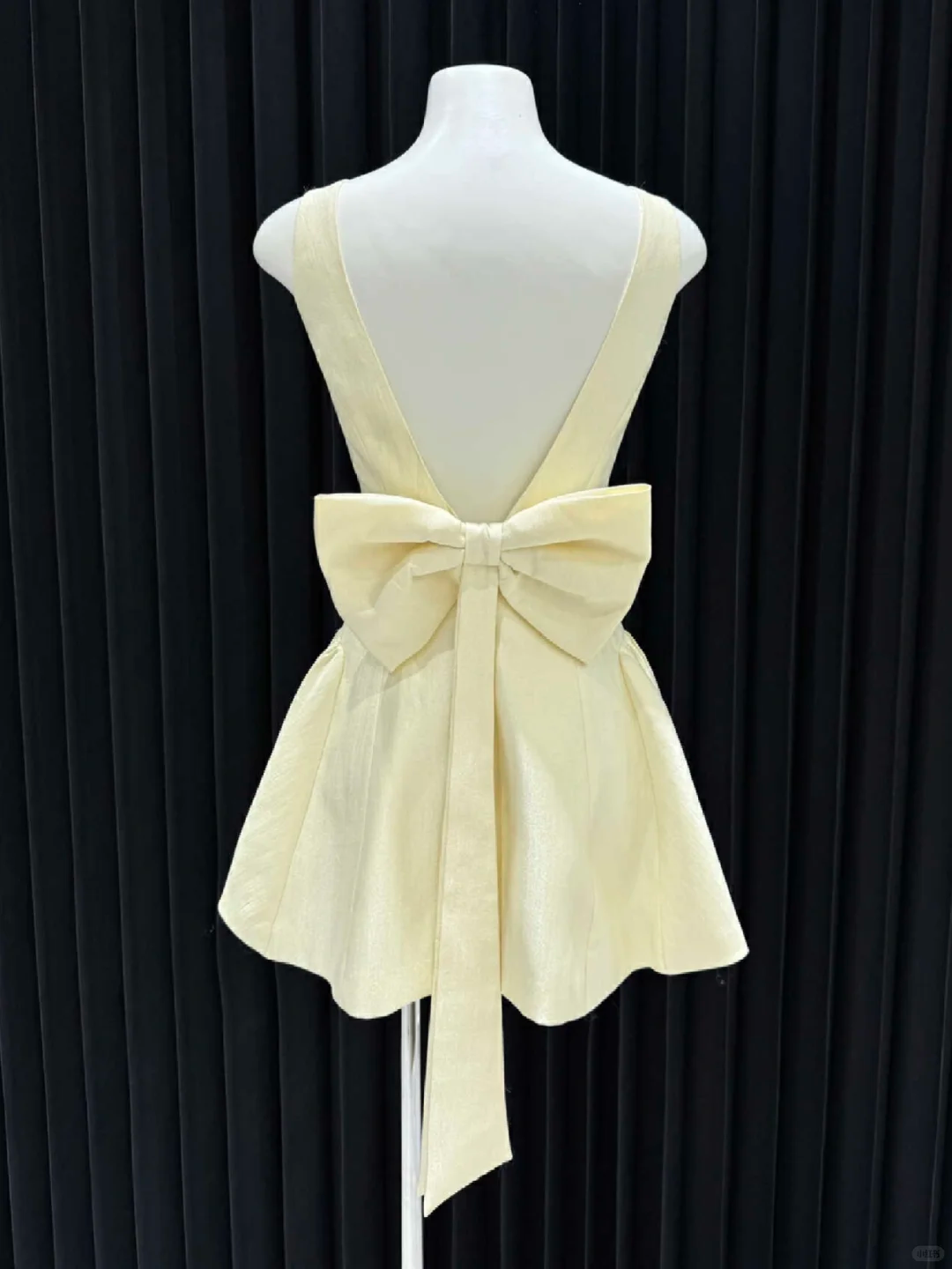 Cute Square Neck White Backless Satin A Line Short Party Dress Formal Graduation Homeocming Dress With Bow S801