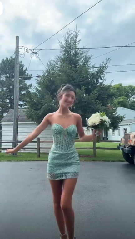 Elegant Sweetheart Neck Green Satin Beaded Sheath Short Homecoming Dress Cocktail Dress D4600