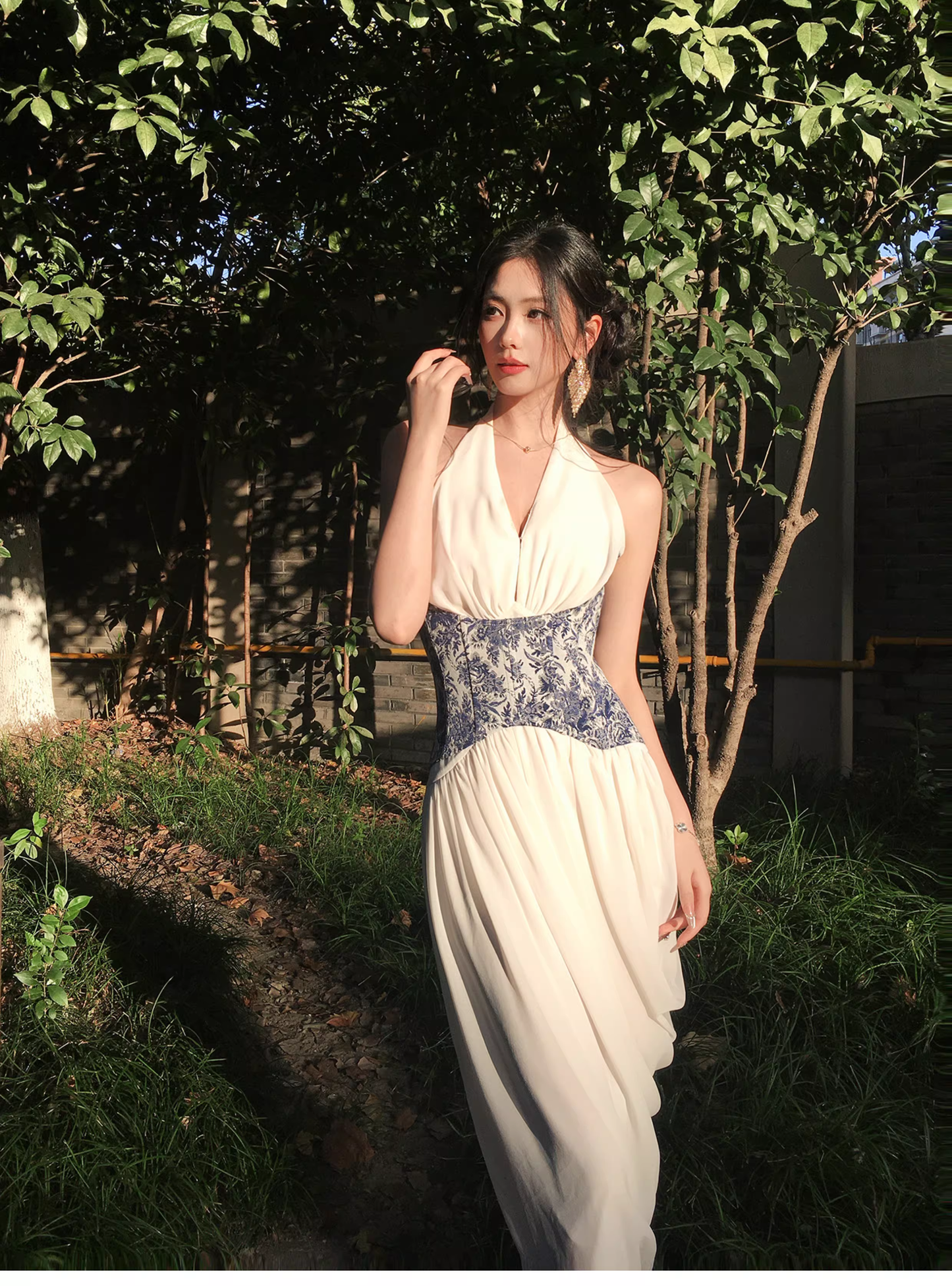 Unique Halter V Neck White Chiffon Pleated Long Prom Dress Birthday Evening Dress D2185