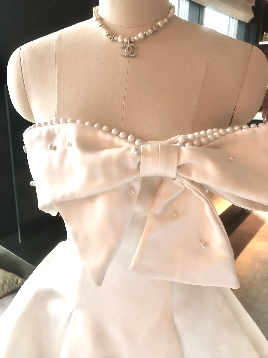 Elegant Bow Satin Beaded A Line Short Birthday Party Dress White Homecoming Dress D242