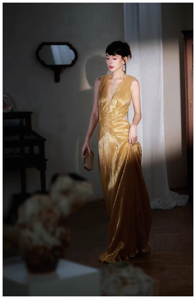 Gorgeous V Neck Gold Satin Pleated Long Evening Dress 19th Birthday Outfits D2438