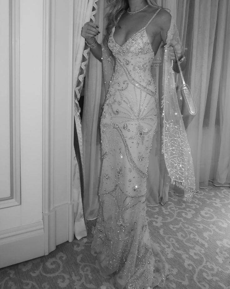 Gorgeous White Spaghetti Straps Satin Tulle Beaded Mermaid Long Party Dress Evening Dress With Wrap D3596