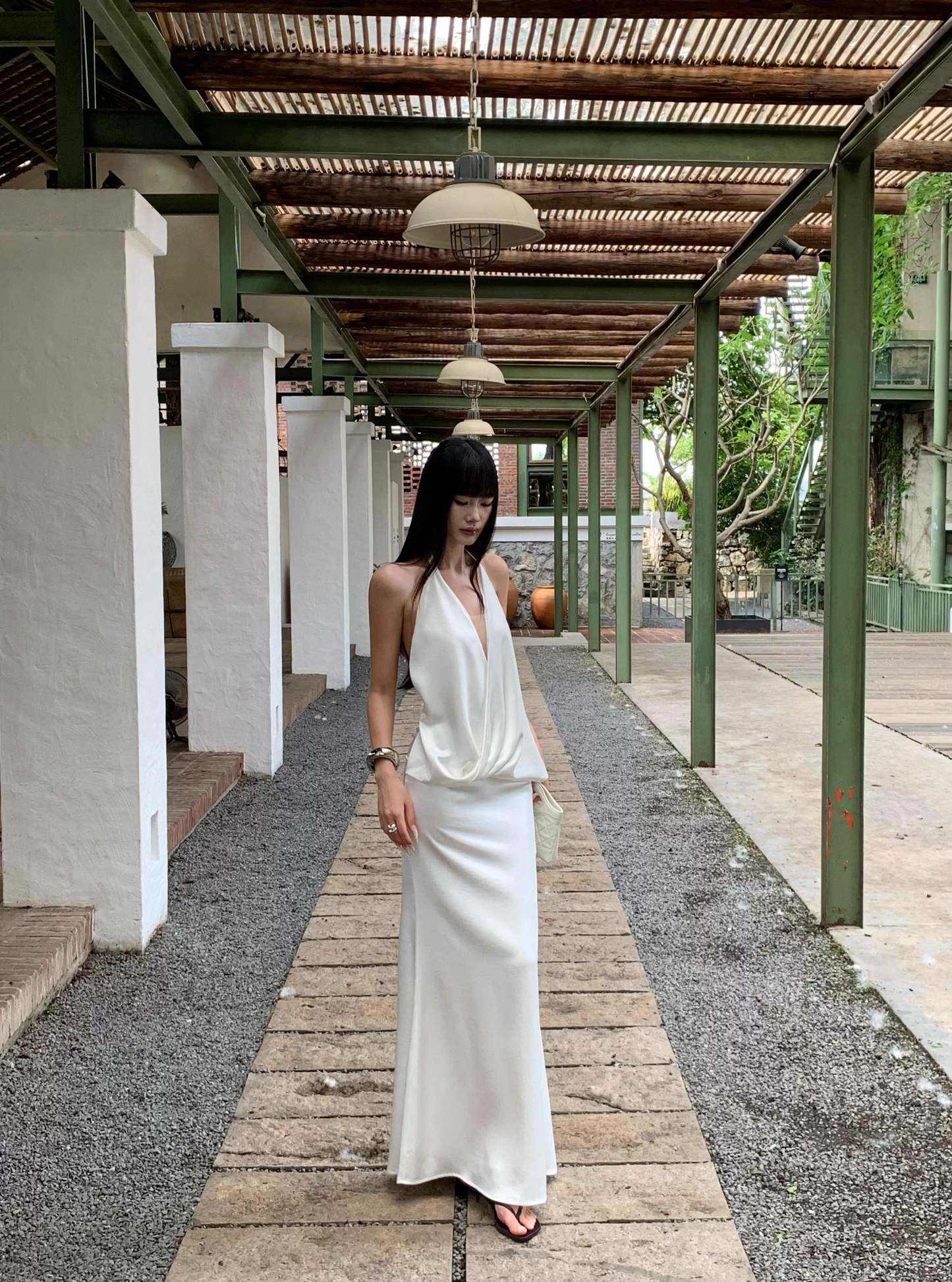 Sexy Halter V Neck White A Line Long Party Dress Formal Backless Evening Gown D2123