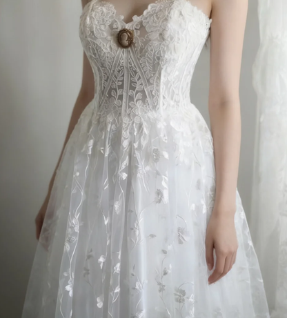 Glamorous Spaghetti Straps White Tulle Lace A Line Long Wedding Dress Bridal Dress D2322