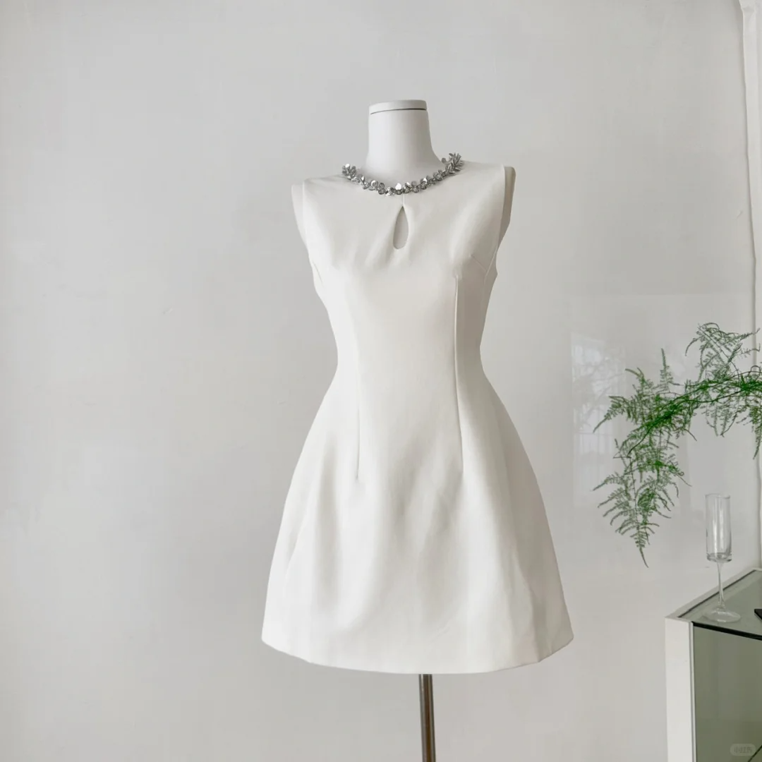Simple White Sleeveless A Line Short Homecoming Dress Birthday Outfits S402