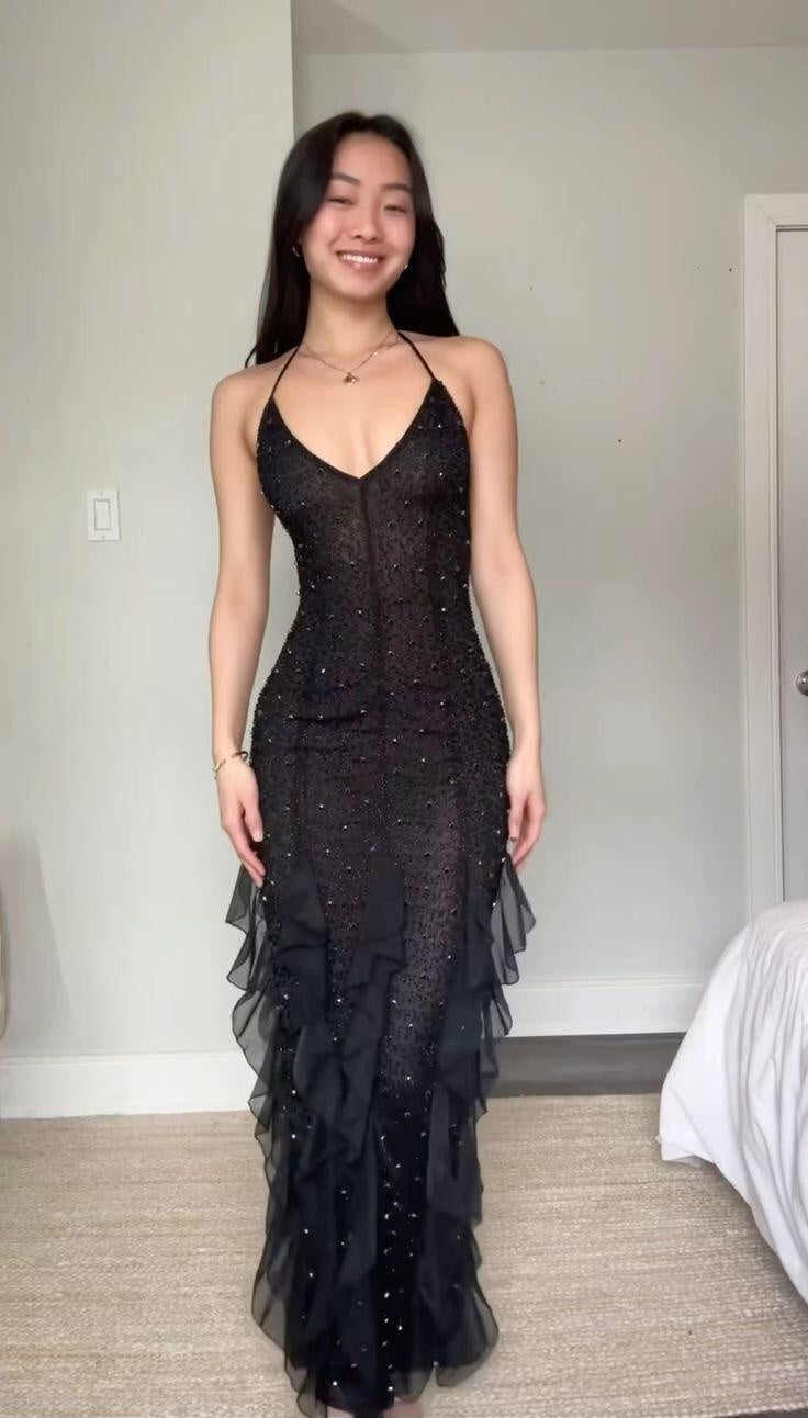 Charming Halter V Neck Black Chiffon Ruffles Beaded Long Evening Dress Prom Dress D5305