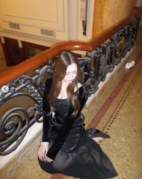 Stylish Black Spaghetti Straps Satin Tulle Appliques Beaded Long Party Dress Evening Dress With Cardigan D1944