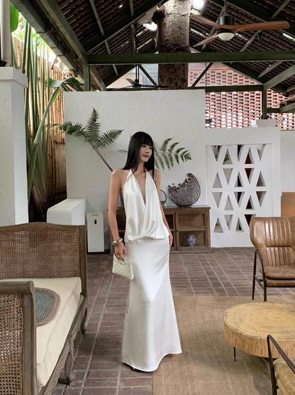 Sexy Halter V Neck White A Line Long Party Dress Formal Backless Evening Gown D2123