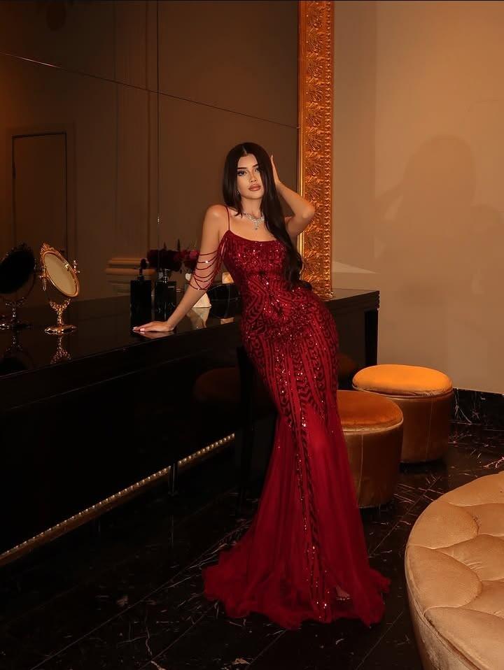 Charming Spaghetti Straps Tulle Sequin Beaded Mermaid Prom Dress Burgundy Long Birthday Evening Dress D5190
