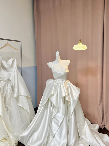 Charming Spaghetti Straps Satin Pleated Beaded Appliques White Long Wedding Dress Bridal Dress D3073