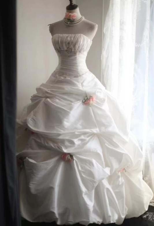 Elegant Strapless Ball Gown White Satin Pleated Floral Long Wedding Dress D2316