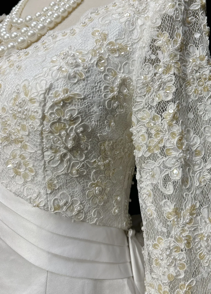 Elegant White Satin Appliques Beaded Long Wedding Dress D2834
