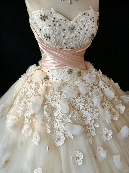Elegant Sweetheart Neck White Tulle Appliques Beaded Long Wedding Dress D5231